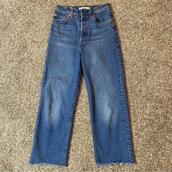 Levi's Premium Ribcage Straight Jeans in Size 25 - Picture 15 of 15